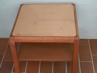 Sofabord i egetræ