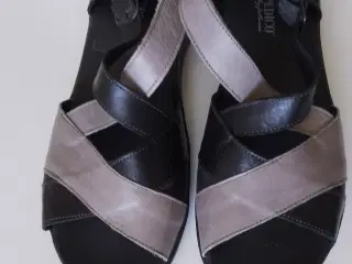 A'rcopedico sandal - NYE