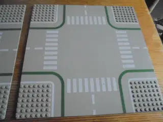 LEGO: 2 plader med vejkryds – se fotos  