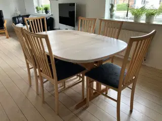 Spisebord med 6 stole