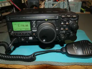 yaesu 897 hf/vhf/uhf