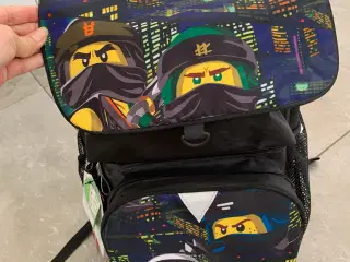 Ubrugt Ninjago skoletaske stadig med mærke