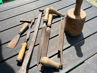 Ældre håndværktøj sælges