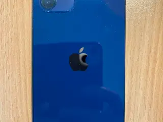 iPhone 12 i blå