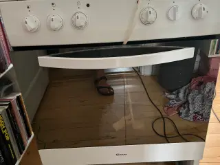 Gram komfur med gas og elovn
