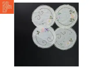 Runde broderede tekstiler (str. Ø 16 cm)