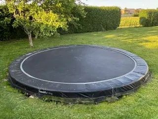 Trampolin kan afhentes gratis