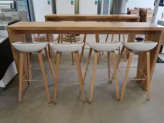 Højbord med 3 barstole