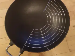 Støbejerns wok 