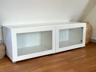 2 x Bestå reoler med Vitrinelåger IKEA 