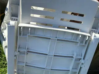 Havemøbler bord og 4 stole