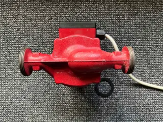 GRUNDFOS 25-40 -180 cirkulationspumpe