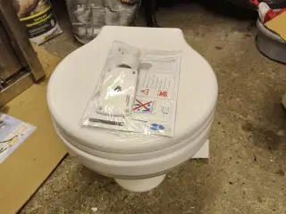 El marine toilet 