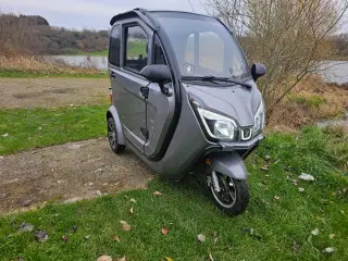 El-Scooter Bach Lux 26 