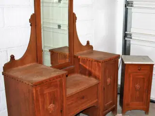 toiletbord med sideskab