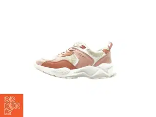 Sneakers fra VRS (str. 28)