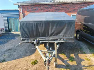 Autotrailer med ruf