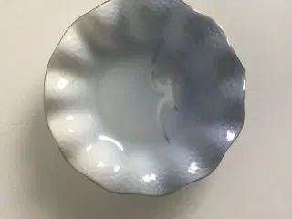 Mågestel med guldkant skål