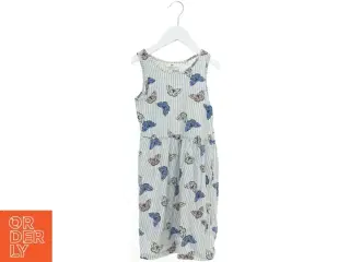Sommerkjole med sommerfugleprint fra H&M (str. 122)