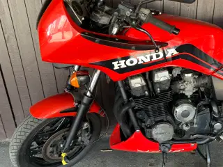 Honda 750cc er velholdt  med renovering på 41000,-