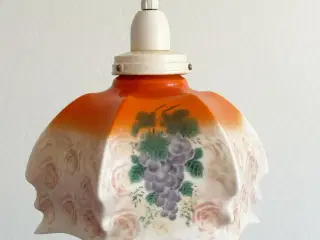 Gammel loftslampe, bemalet opalineglas, NB