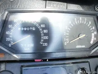 Yamaha XZ 550