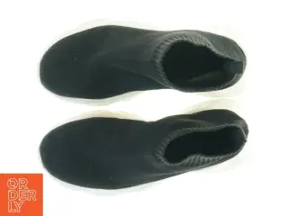 Sorte sneakers (str. 39)