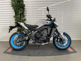 Yamaha MT-09 Y-AMT - Ice Storm