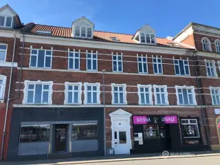 Café. kontor. klinik. frisør eller ..... - i alt 87 kvm