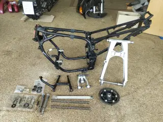 Stel for og bag til Kawasaki GPX 750R ( se % ) .