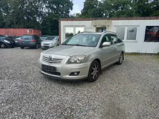 Toyota Avensis 2,0 Sol stc.