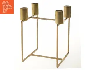 Firkantet lysestage i guld (str. 19x13,5x13,5 cm)