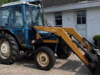 Ford traktor med frontlæsser + front PTO