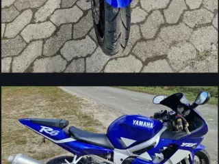 Yamaha R6 i flot stand