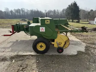 John Deere 342