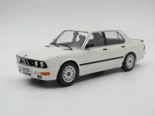 1986 BMW M535i E28 Shadow Line 1:18 