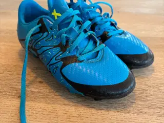 Adidas fodboldstøvler str. 32