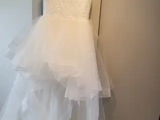 Brudepige kjole str. 10-12 år