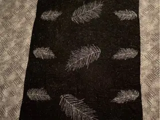 Ubrugt sort velour sjal med glimmer
