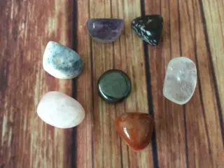 7 stk krystaller til chakra healing ~ Tilbud 