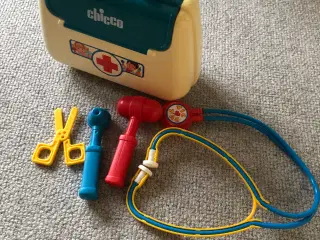 Chicco lægekuffert med indhold sælges