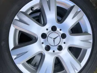 Hjul fra en Mercedes C200 CDI