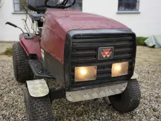 Motorhjelm til havetraktor