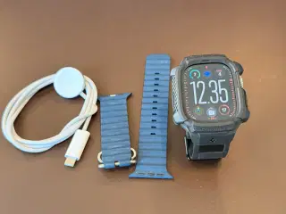 Apple Watch Ultra 2 med to remme og kvittering