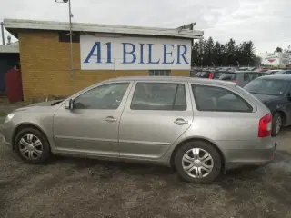 Skoda Octavia 1,6 TDi 105 Ambiente Combi