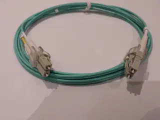 Fiber netværkskabler i forskellige længder