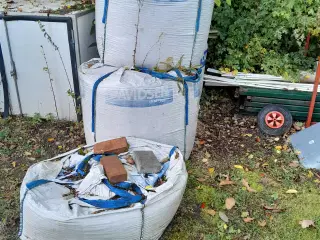 3 Bigbags støbemix. 