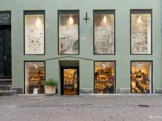 Flot butikslejemål beliggende i attraktiv gågade - lige ved Nørreport