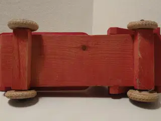 Gammel stige/brandbil i træ. Ca. 1950