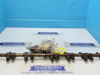 John Deere  6068   Vippeaksel  RE536260